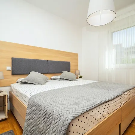 Ana * سوتيفان